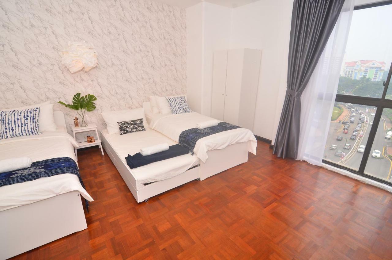 New Riverbank Suites - Waterfront Kuching City מראה חיצוני תמונה