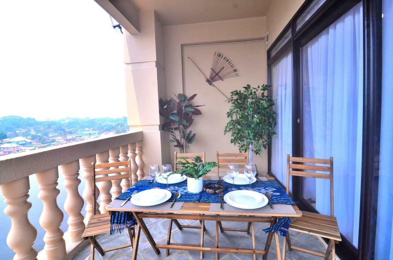 New Riverbank Suites - Waterfront Kuching City מראה חיצוני תמונה
