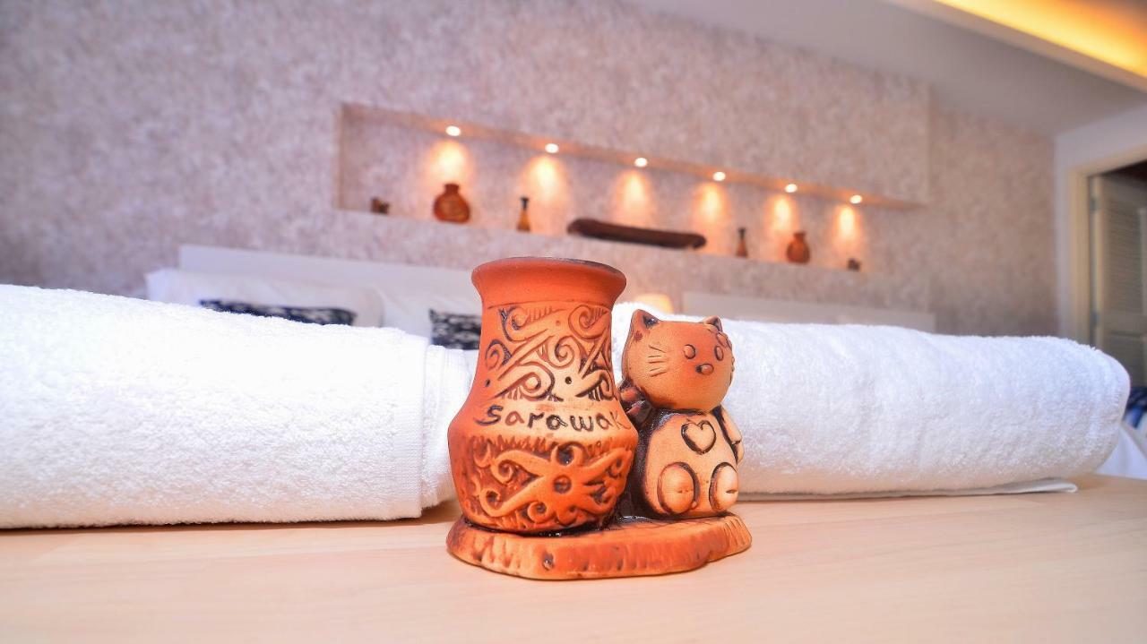 New Riverbank Suites - Waterfront Kuching City מראה חיצוני תמונה