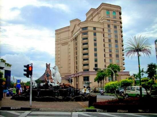 New Riverbank Suites - Waterfront Kuching City מראה חיצוני תמונה